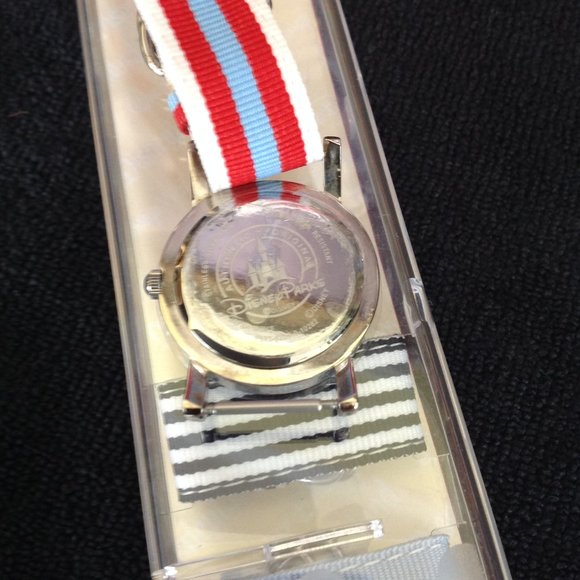 Vintage Disney Mickey Mouse Watch with Interchangable Watch Bands - Picture 5 of 8